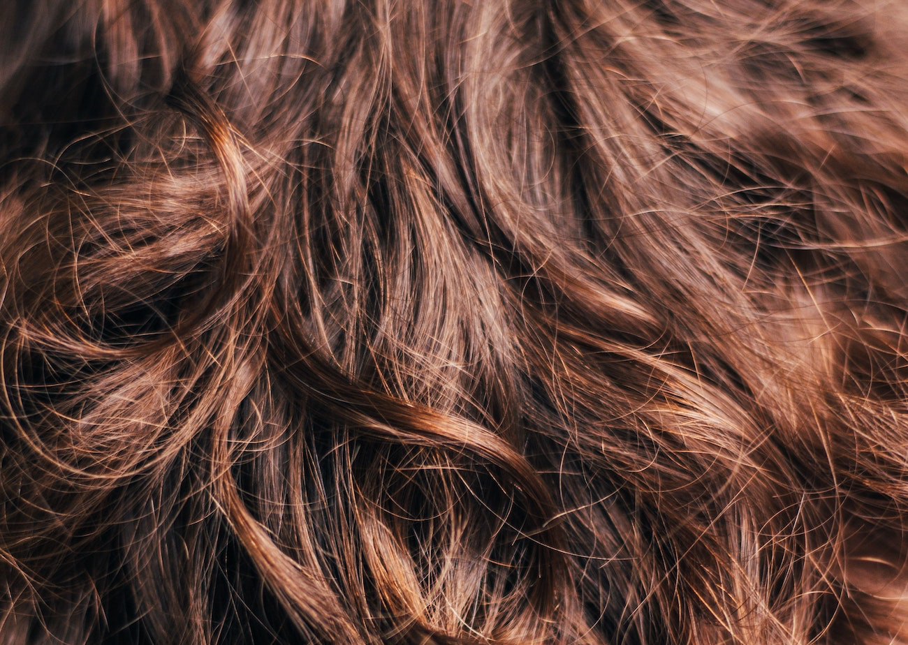 Best Alternatives to Dry Shampoo (Non-Aerosol AND Natural Alternatives)