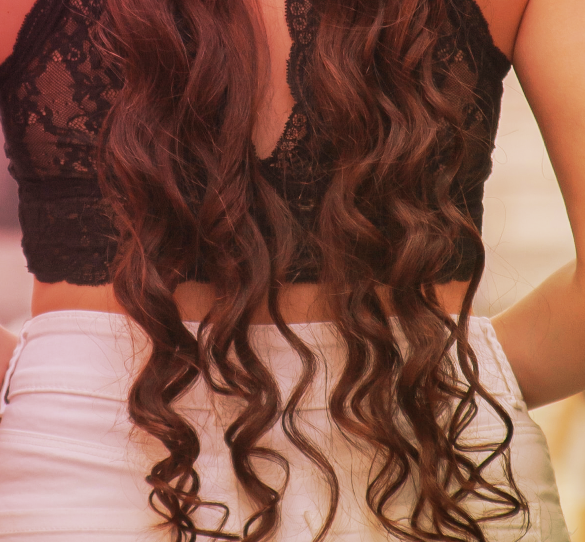 7 Best Lightweight Styling Creams For Wavy Hair