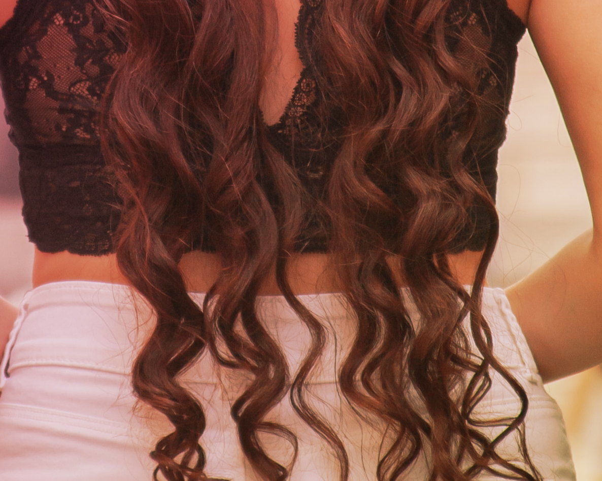 7 Best Lightweight Styling Creams For Wavy Hair